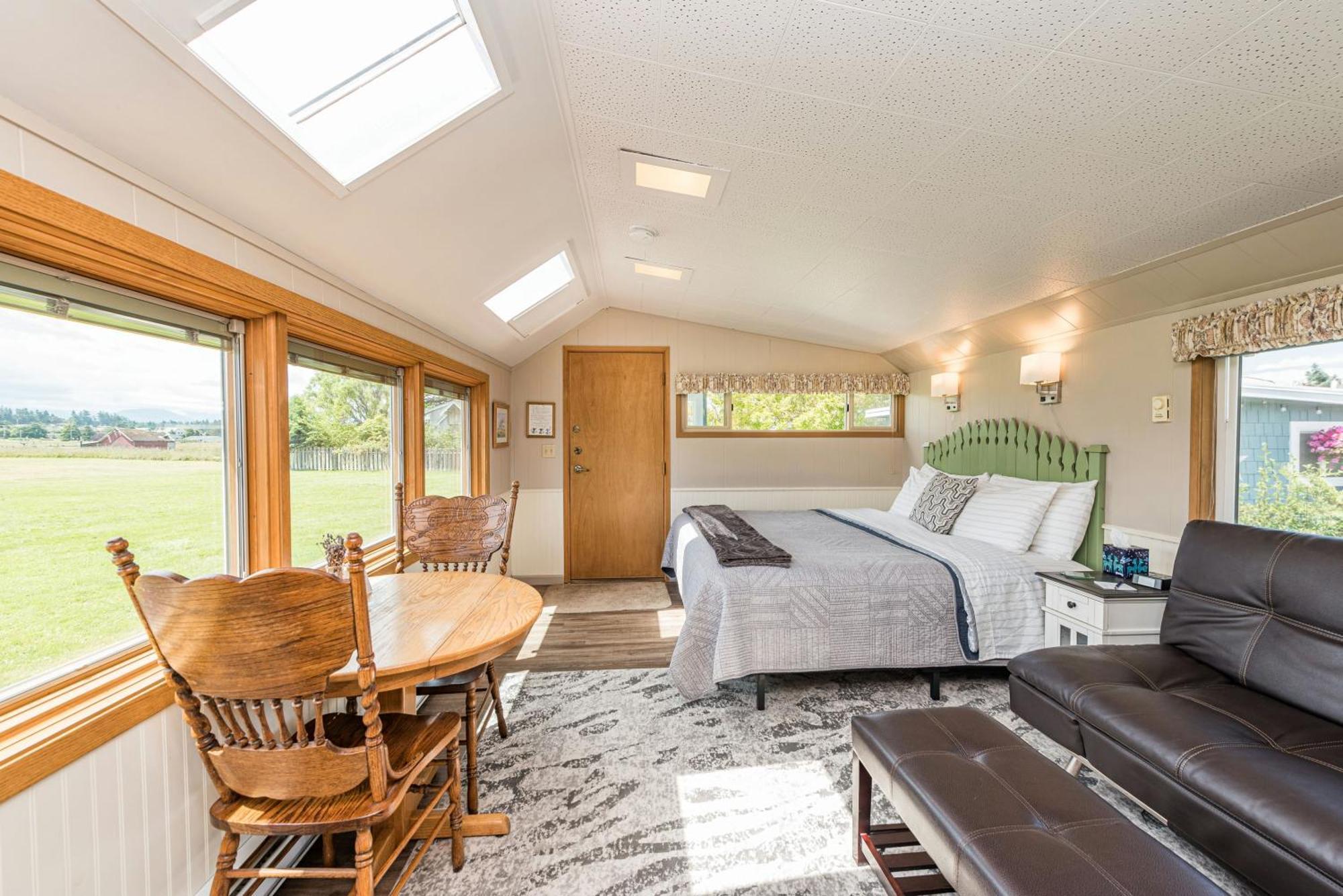 Juan De Fuca Waterfront Hotel & Cottages Sequim Eksteriør billede